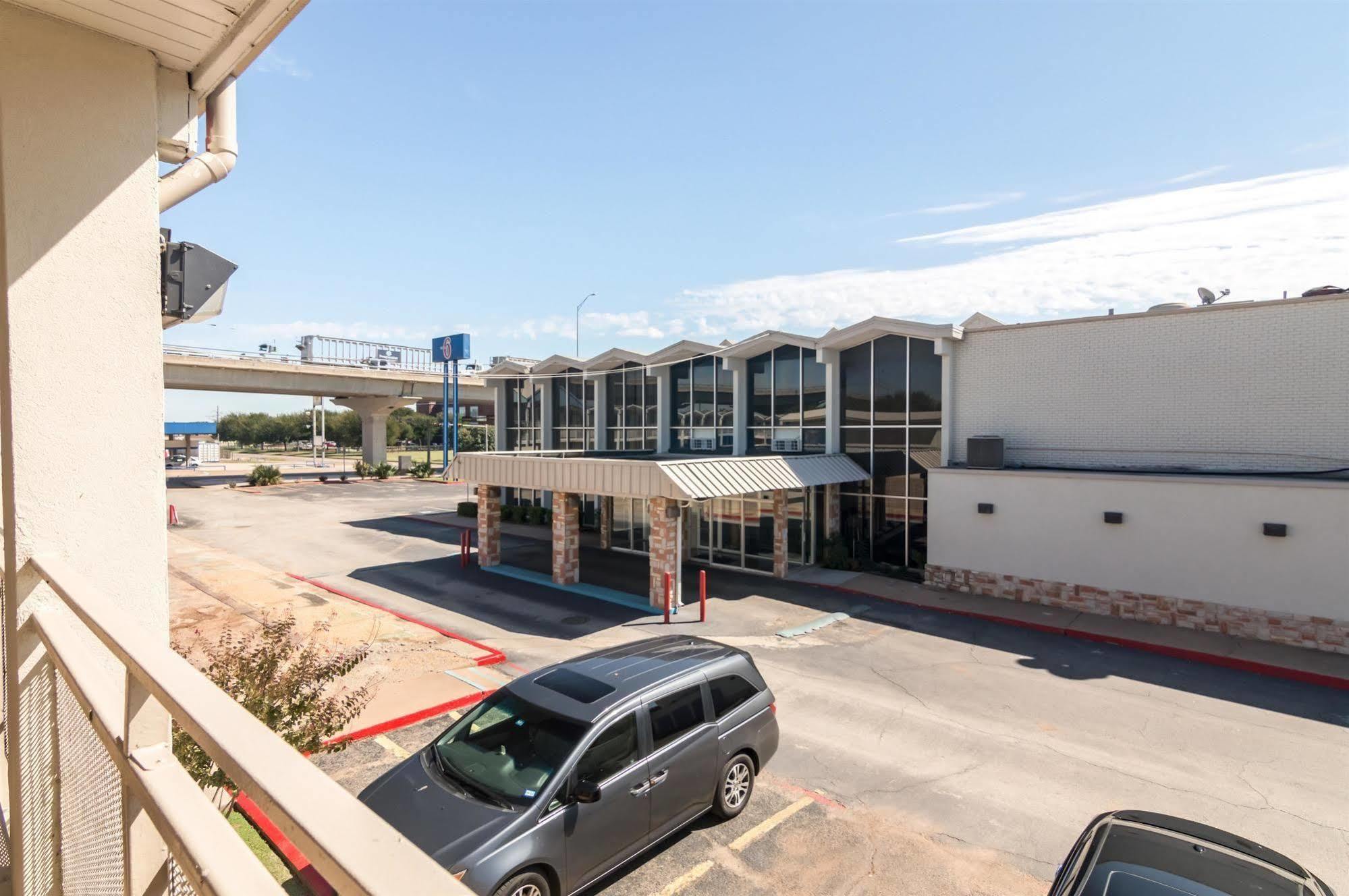 Delux Inn Wichita Falls Exterior photo