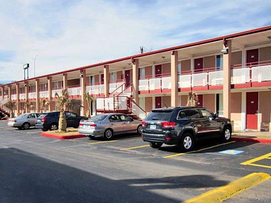 Delux Inn Wichita Falls Exterior photo